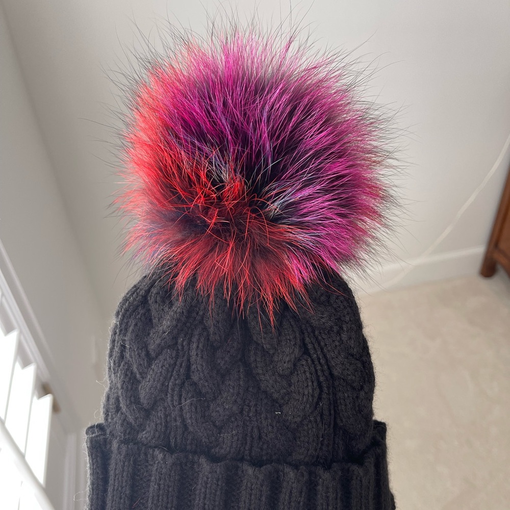 Real FOX FUR Pom Pom hat + cable knit + rainbow 🌈
